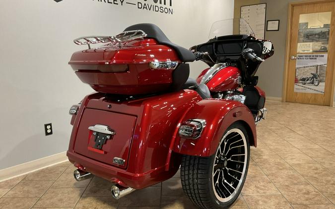 2026 Harley-Davidson® FLHLT Street Glide 3 Limited Brilliant Red