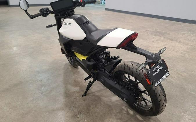 2025 Can-Am Pulse White