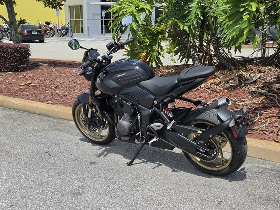 2026 Triumph Trident 800 Jet Black
