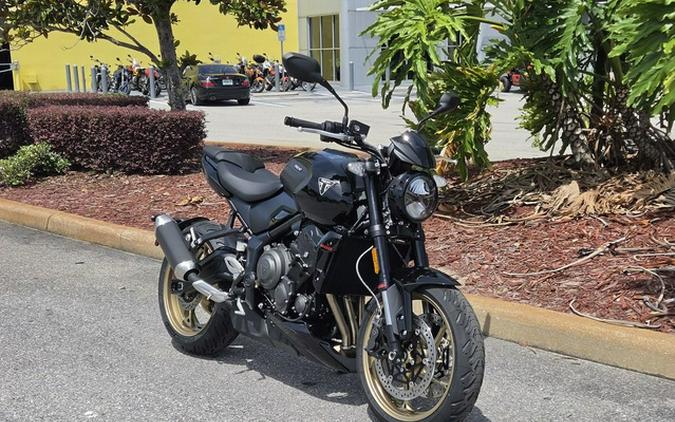 2026 Triumph Trident 800 Jet Black