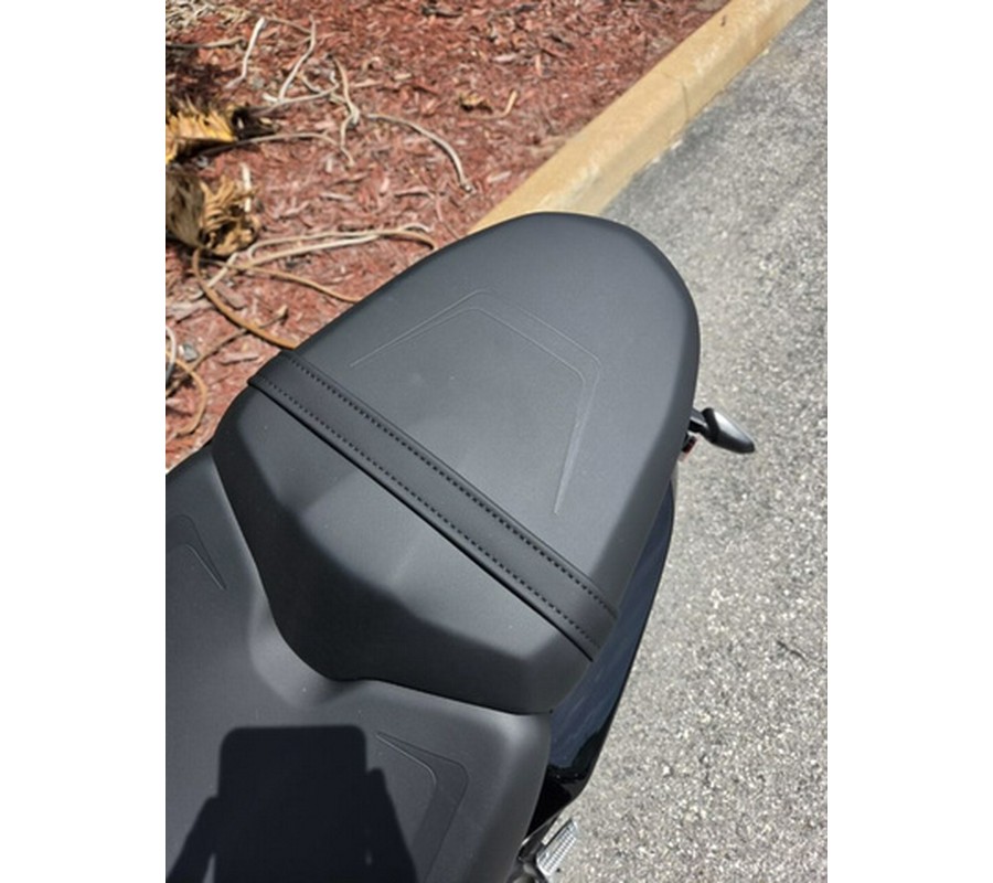 2026 Triumph Trident 800 Jet Black