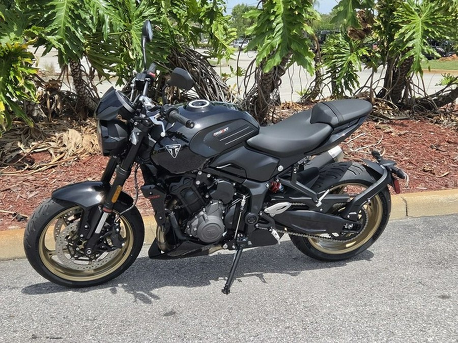 2026 Triumph Trident 800 Jet Black