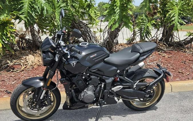 2026 Triumph Trident 800 Jet Black