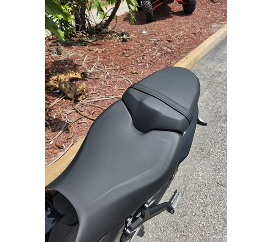 2026 Triumph Trident 800 Jet Black
