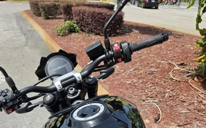 2026 Triumph Trident 800 Jet Black