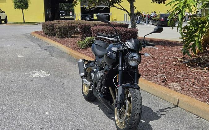 2026 Triumph Trident 800 Jet Black
