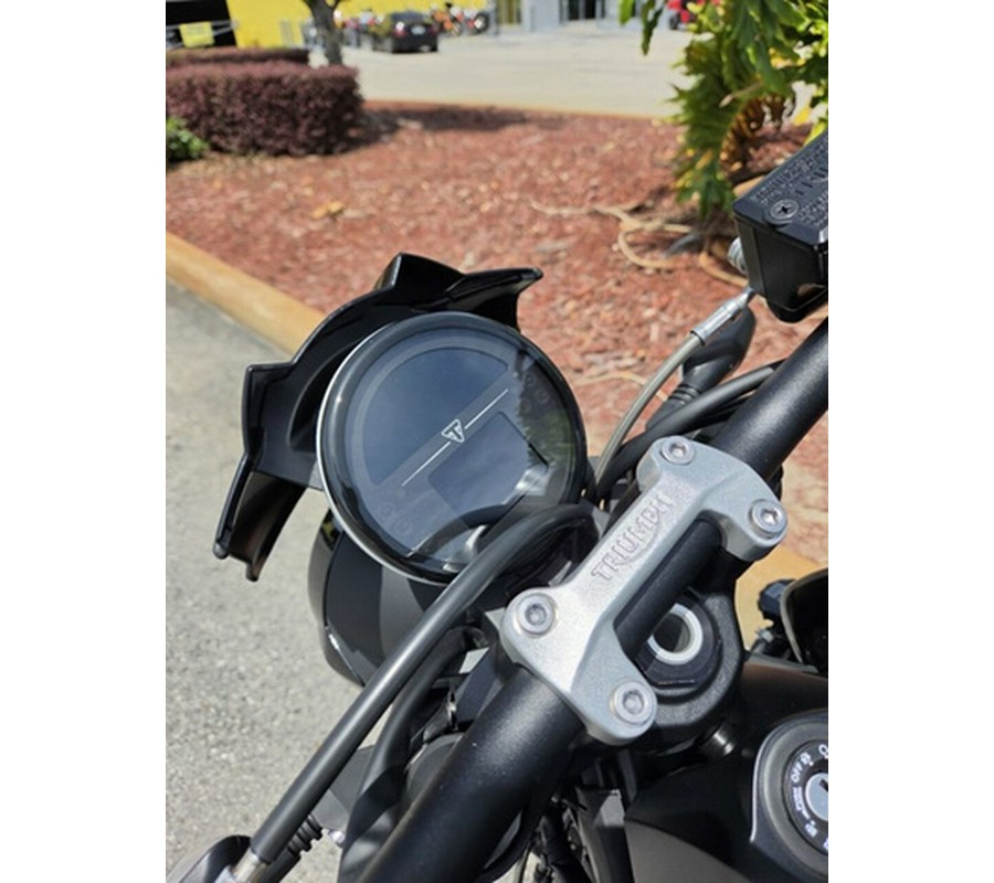 2026 Triumph Trident 800 Jet Black