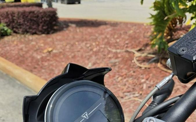 2026 Triumph Trident 800 Jet Black