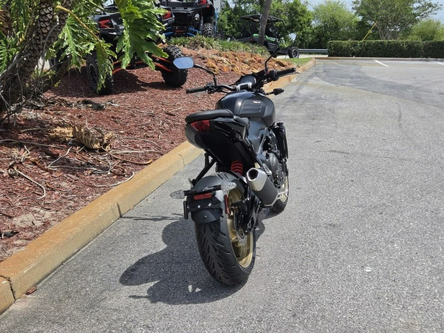 2026 Triumph Trident 800 Jet Black