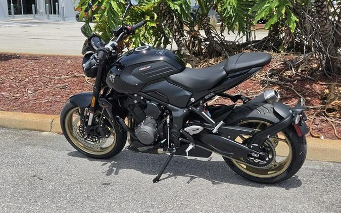 2026 Triumph Trident 800 Jet Black