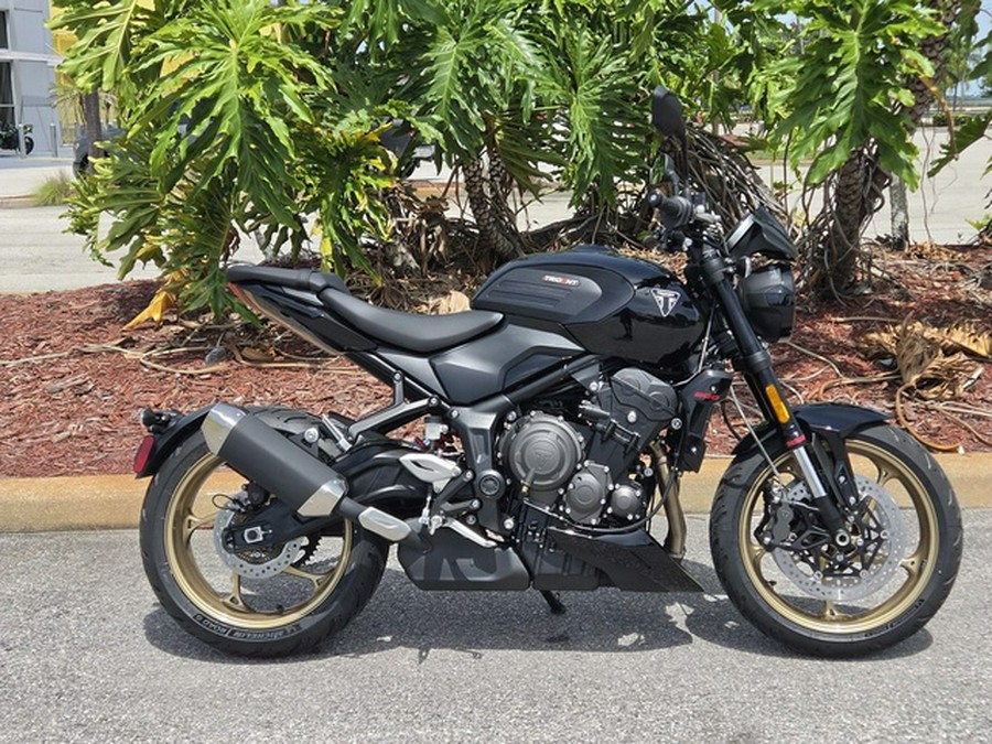 2026 Triumph Trident 800 Jet Black