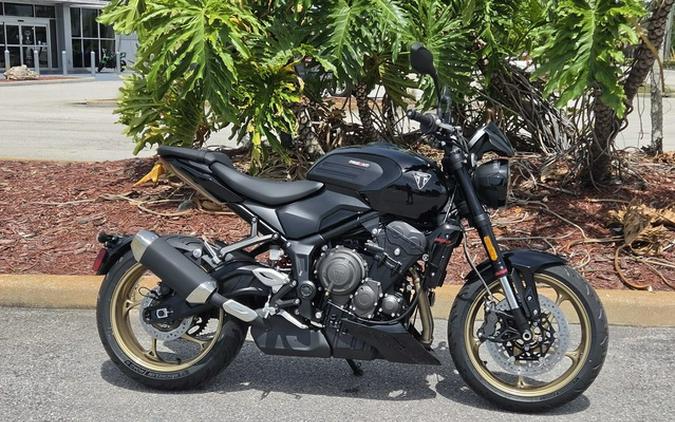 2026 Triumph Trident 800 Jet Black