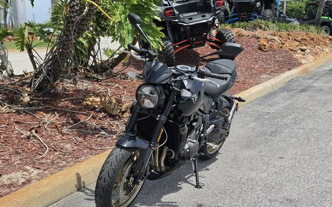 2026 Triumph Trident 800 Jet Black