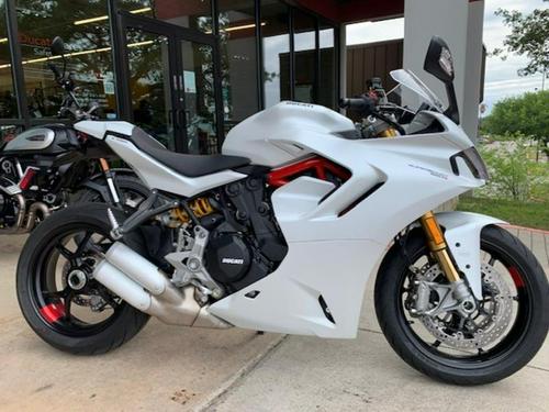 2021 Ducati SuperSport 950 S Review (13 Fast Facts For Sport-Touring)