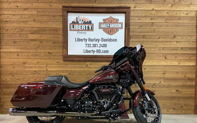 2024 Harley-Davidson CVO™ Street Glide® Copperhead FLHXSE