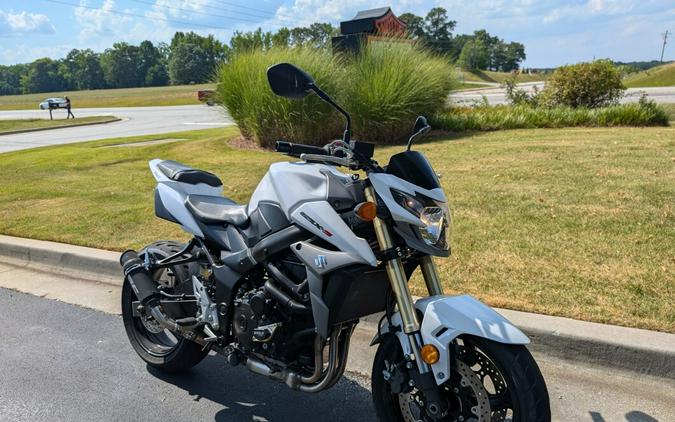 2016 Suzuki GSX-S750L6 White