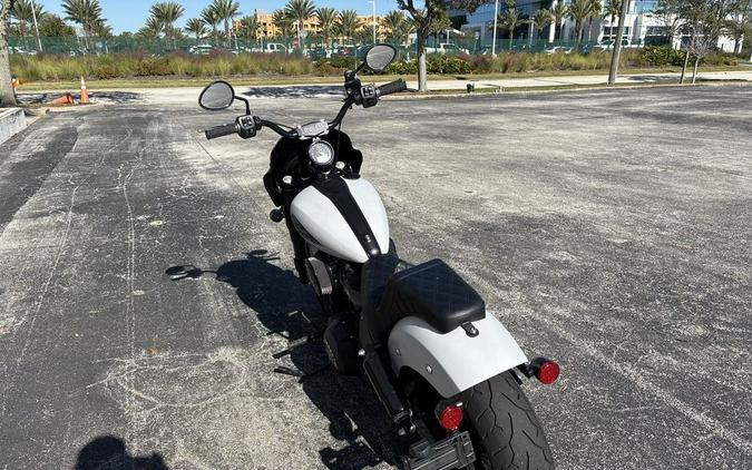 2024 Indian Motorcycle® Chief Bobber Ghost White Metallic Smoke