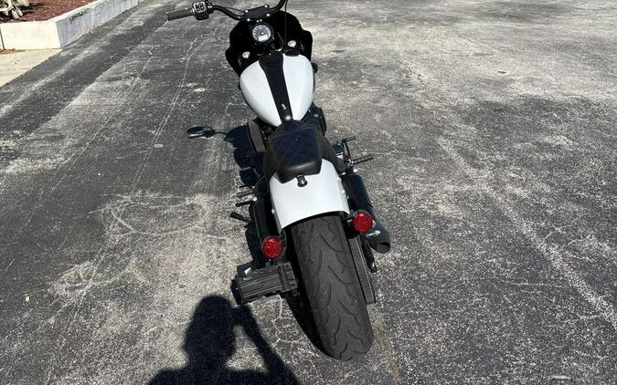 2024 Indian Motorcycle® Chief Bobber Ghost White Metallic Smoke