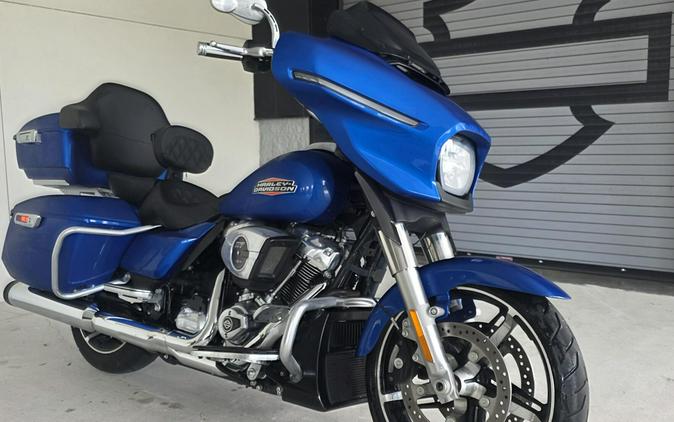 2024 Harley-Davidson® Street Glide® Blue Burst