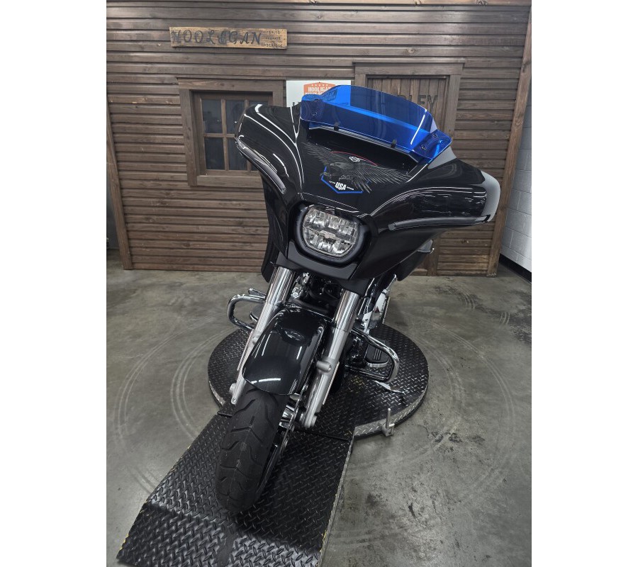 2026 Harley-Davidson® Street Glide® MIDNIGHT EMBER