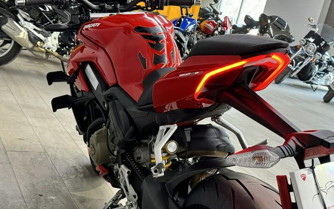 2022 Ducati Streetfighter V4 Ducati Red