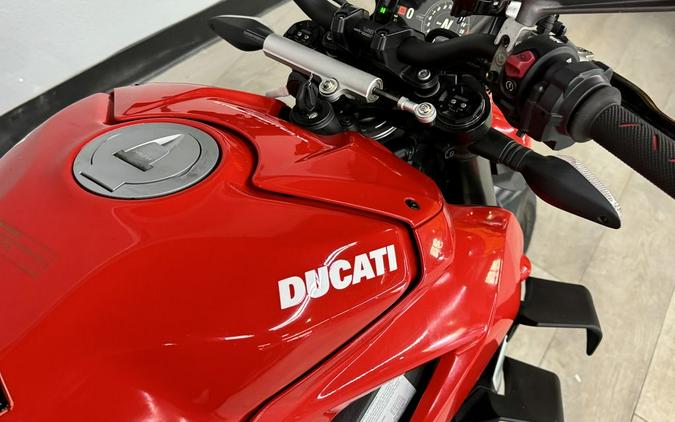 2022 Ducati Streetfighter V4 Ducati Red