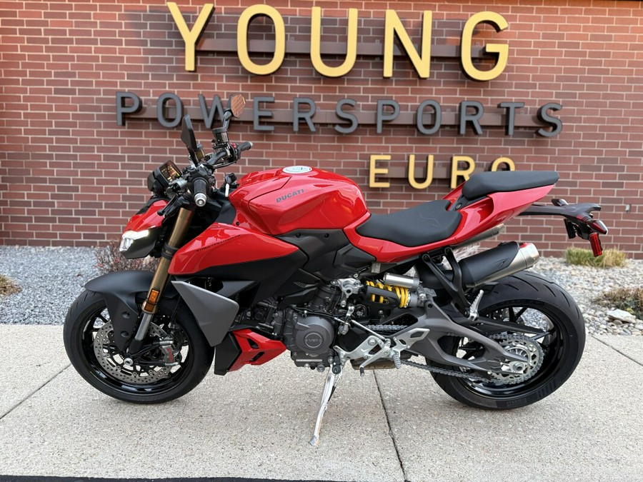 2026 Ducati Streetfighter V2 RED