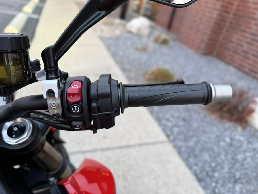 2026 Ducati Streetfighter V2 RED