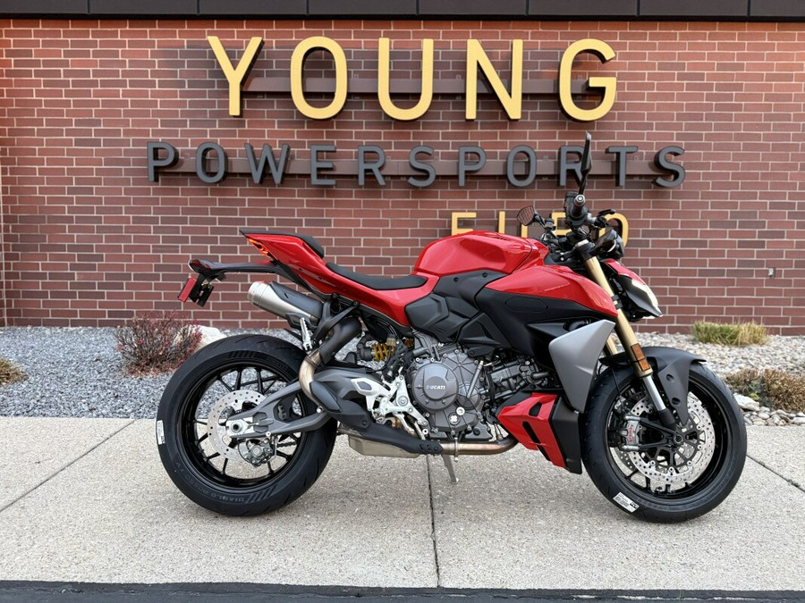 2026 Ducati Streetfighter V2 RED