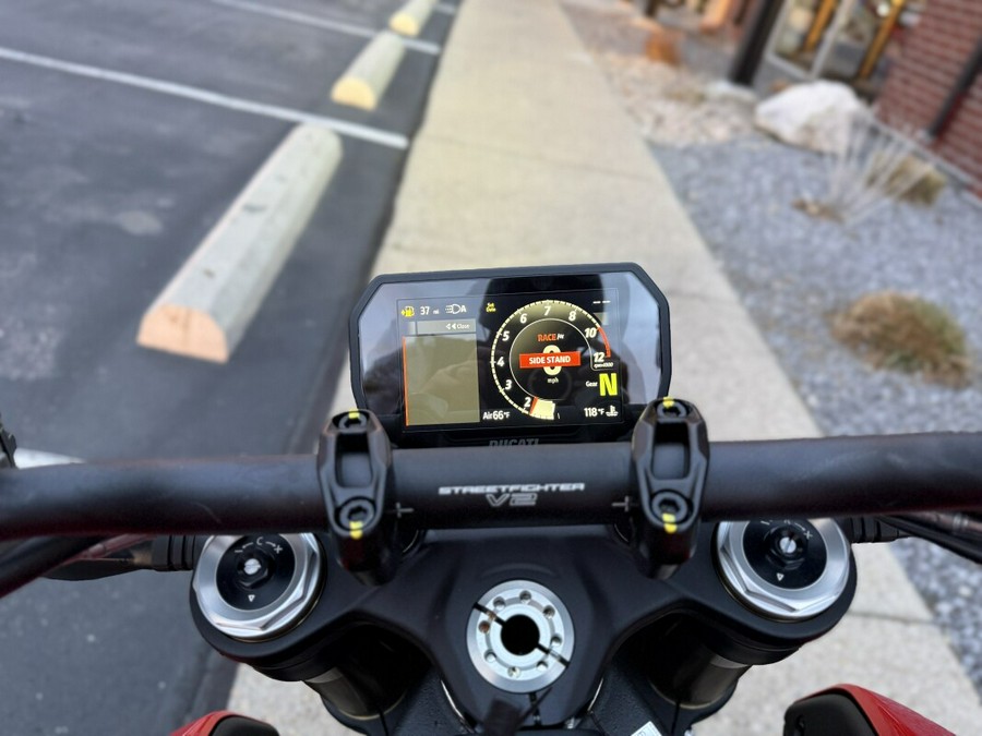 2026 Ducati Streetfighter V2 RED