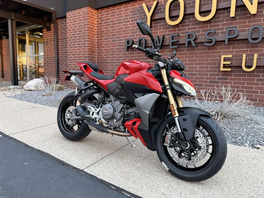 2026 Ducati Streetfighter V2 RED