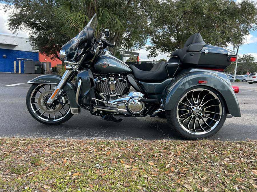 2025 Harley-Davidson FLHTCUTG - Tri Glide Ultra