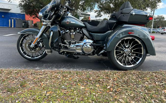 2025 Harley-Davidson FLHTCUTG - Tri Glide Ultra