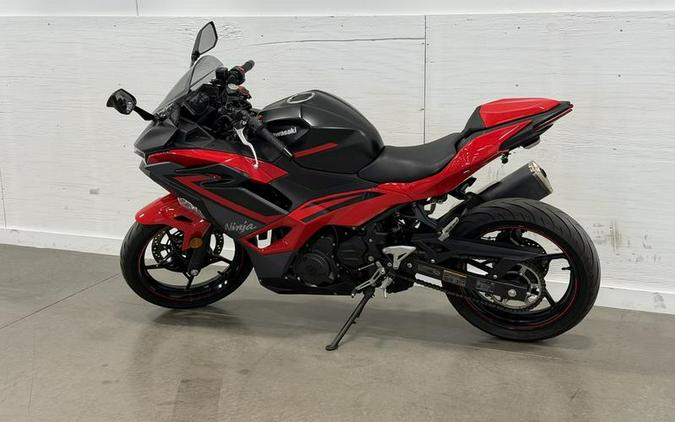 2025 Kawasaki Ninja® 500 ABS Passion Red/Metallic Flat Spark Black