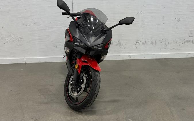 2025 Kawasaki Ninja® 500 ABS Passion Red/Metallic Flat Spark Black