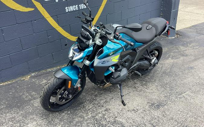 2026 BMW R1300R