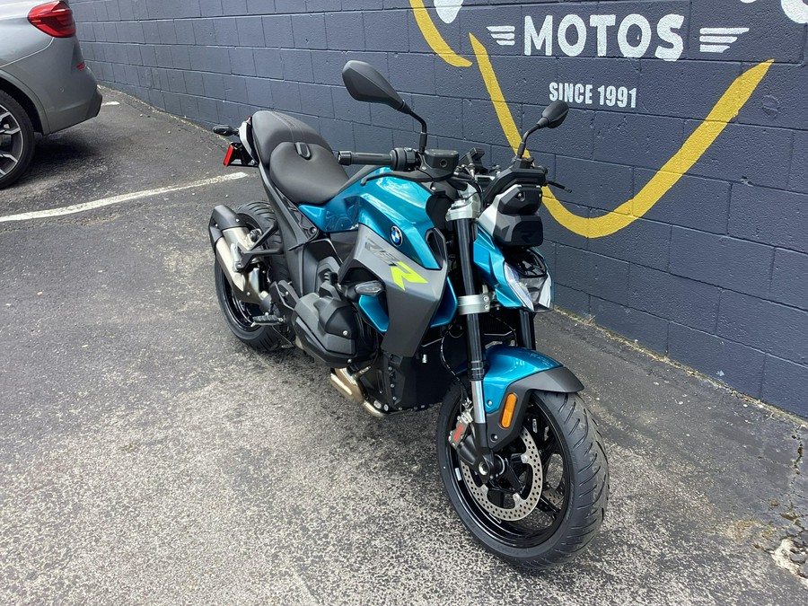 2026 BMW R1300R