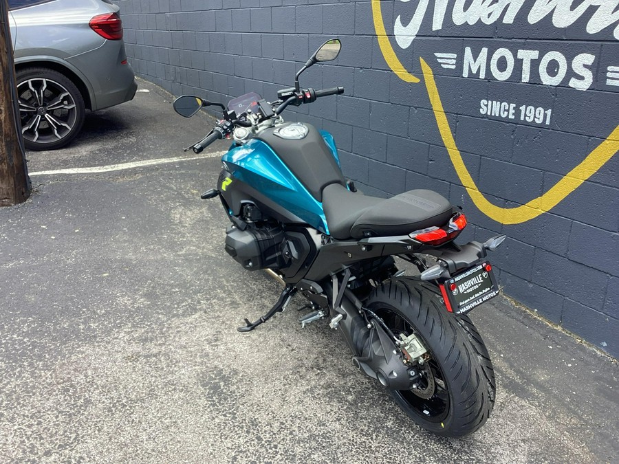 2026 BMW R1300R
