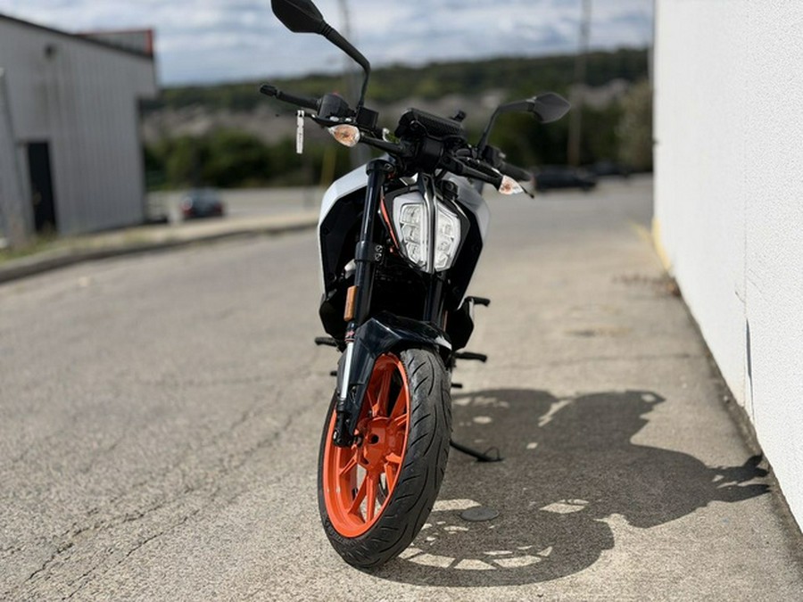 2022 KTM Duke 390