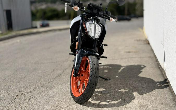 2022 KTM Duke 390
