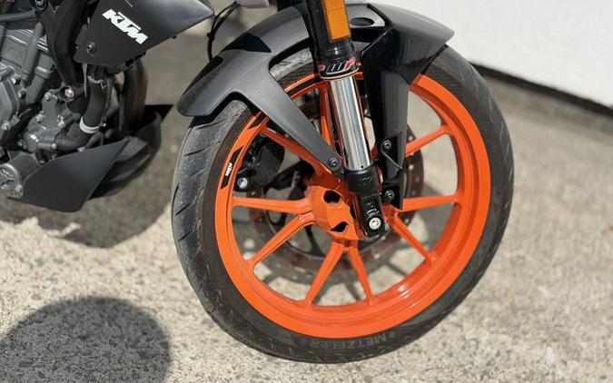 2022 KTM Duke 390