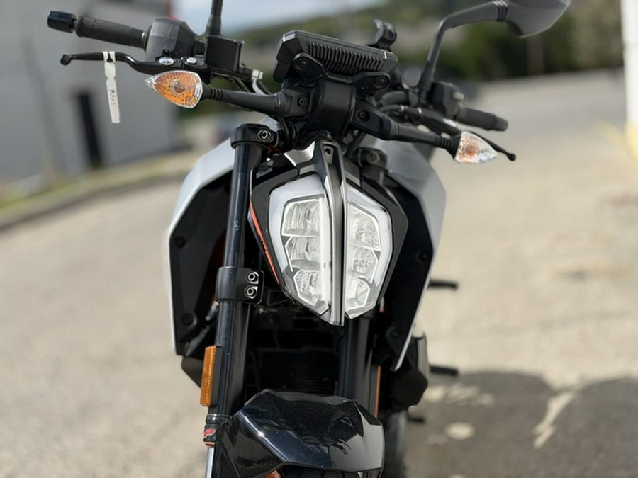 2022 KTM Duke 390