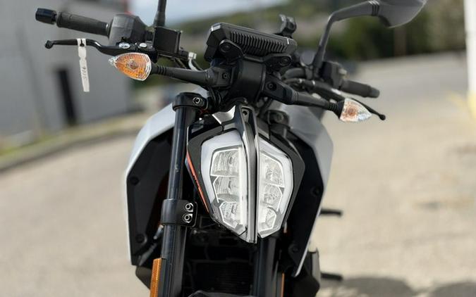 2022 KTM Duke 390