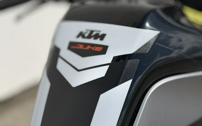 2022 KTM Duke 390