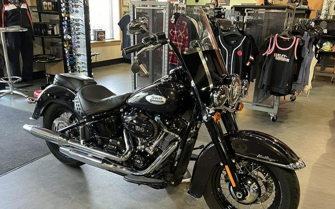 2021 Harley-Davidson® FLHCS - Heritage Classic 114