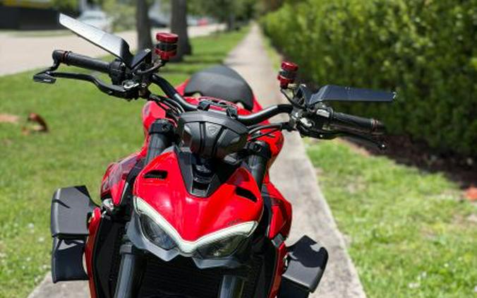 2022 Ducati Streetfighter V2