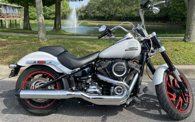 2021 Harley-Davidson Sport Glide Review: Two-Wheeled Convertible