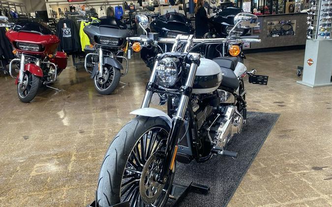 2024 Harley-Davidson Softail FXBR - Breakout