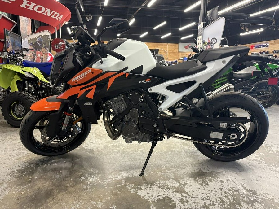 2026 KTM Duke 990