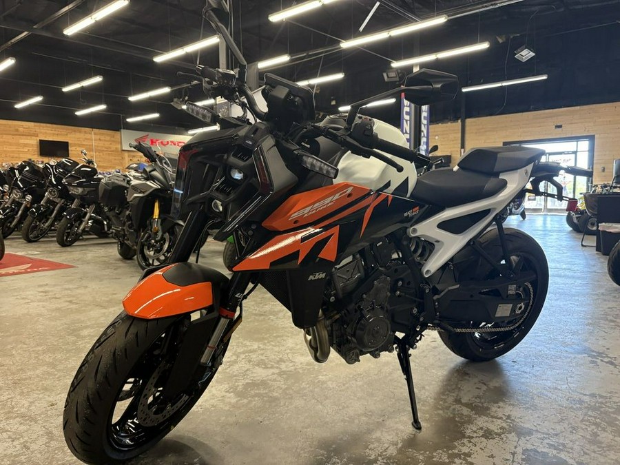 2026 KTM Duke 990